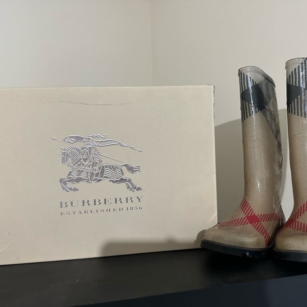 Burberry boots